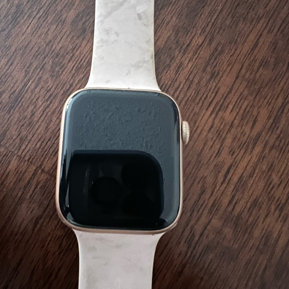 Apple Watch series 6 44mm..Nothing is wrong with it..Band is stained